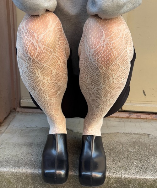 FUULLY STUDIO（フーリィーステューディオ）の「シアーレースタイツ（タイツ/ストッキング・レディース・ホワイト/ブラック/アイボリー・FREE）」の2枚目の写真