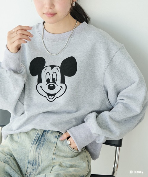 LAVEANGE（ラビアンジェ）の「ミッキー/フロッキープリントスウェット（スウェット・レディース・ブラウン/グレー・4L/3L/LL/M/5L）」の2枚目の写真