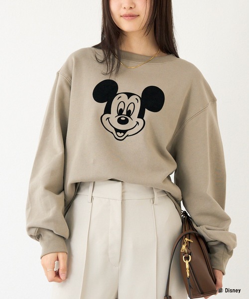 LAVEANGE（ラビアンジェ）の「ミッキー/フロッキープリントスウェット（スウェット・レディース・ブラウン/グレー・4L/3L/LL/M/5L）」の4枚目の写真