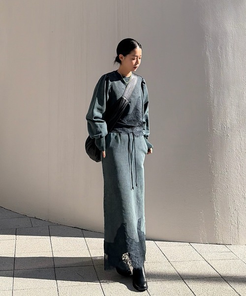 Ameri（アメリ）の「CHEMICAL OVERDYE LACE SWEAT TOP（スウェット・レディース・ブラック/ブルー/ベージュ・FREE）」の8枚目の写真