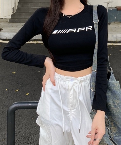 lilful(リルフル)の「メタルプリントロゴ シンプルロンT(Tシャツ/カットソー・レディース・ホワイト/ブラック・L/M)」の14枚目の写真