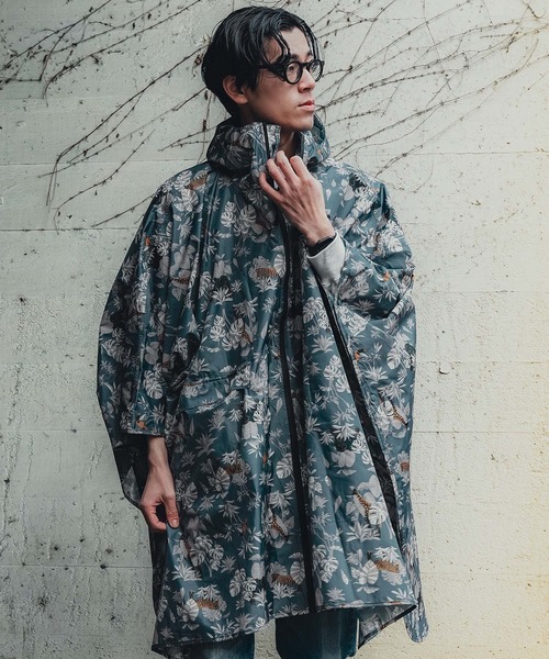 KiU(キウ)の「キウ デイリーレインポンチョ 2ND(レインコート/ポンチョ・レディース・ホワイト系その他2/ピンク系その他/ベージュ/ブルー系その他3/レオパード/ブラック系その他/ライトグレー/ホワイト系その他/タイガーカモ/カーキ/ブラック/ネイビー系/ブラック系その他2/ブルー系その他2/オレンジ系その他/ホワイト系その他4/ミント/ベージュ系その他/ホワイト系その他3/ブルー系その他・FREE)」の15枚目の写真
