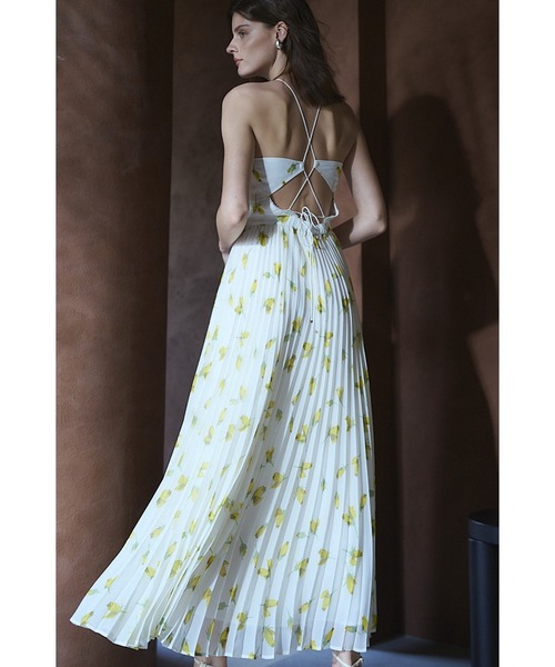Estella.K(エステラケー)の「Jenna Pleated Long Dress ホルターアコーデオンプリーツドレス(ワンピース・レディース・ネイビー系/ブラウン系/ホワイト系/イエロー系/ピンク系/ホワイト系2・FREE)」の5枚目の写真