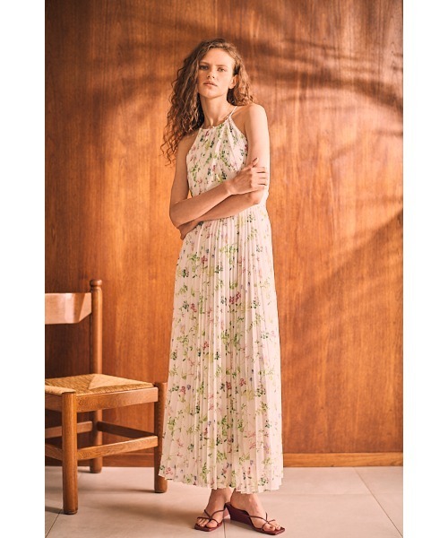 ワンピース Estella.k Jenna Pleated Long Dress セール】Jenna Pleated Long Dress ホルターアコーデオンプリーツ