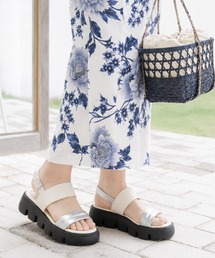 厚底 ふんわり パデッド サンダル