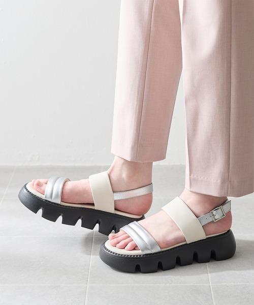 coca(ANDEX shoes product)(コカ)の「厚底 ふんわり パデッド サンダル(サンダル・レディース・ブラック/シルバー・SMALL/LARGE/MEDIUM)」の9枚目の写真