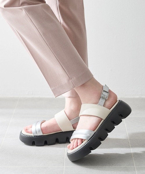 coca(ANDEX shoes product)(コカ)の「厚底 ふんわり パデッド サンダル(サンダル・レディース・ブラック/シルバー・SMALL/LARGE/MEDIUM)」の10枚目の写真