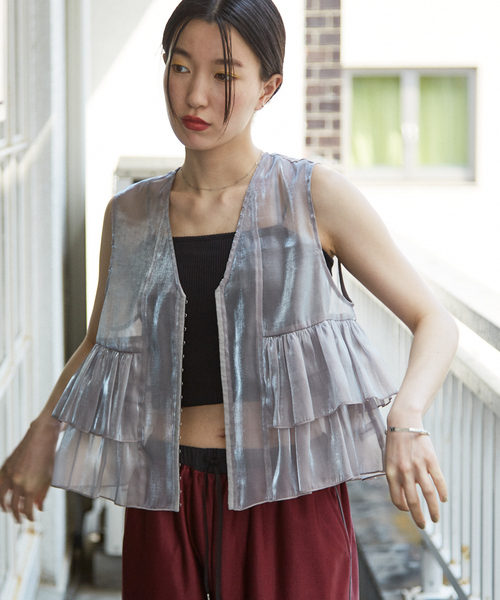 NOMINE（ノミネ）の「2WAY シャイン シアー フリルベスト（ベスト・レディース・グレー/アイボリー/ブラック・フリー）」の17枚目の写真