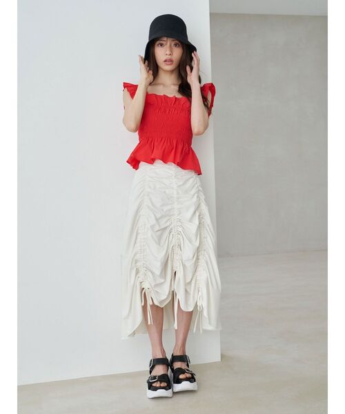 MERCURYDUO(マーキュリーデュオ)の「前後2WAYシャーリングフリルバックシャンブラウス(シャツ/ブラウス・レディース・オフホワイト/レッド/ライトグリーン/ライトブルー/チャコールグレー・FREE)」の6枚目の写真