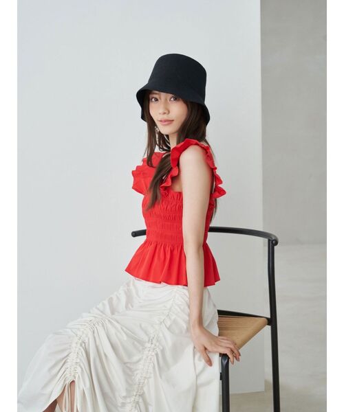 MERCURYDUO(マーキュリーデュオ)の「前後2WAYシャーリングフリルバックシャンブラウス(シャツ/ブラウス・レディース・オフホワイト/レッド/ライトグリーン/ライトブルー/チャコールグレー・FREE)」の8枚目の写真