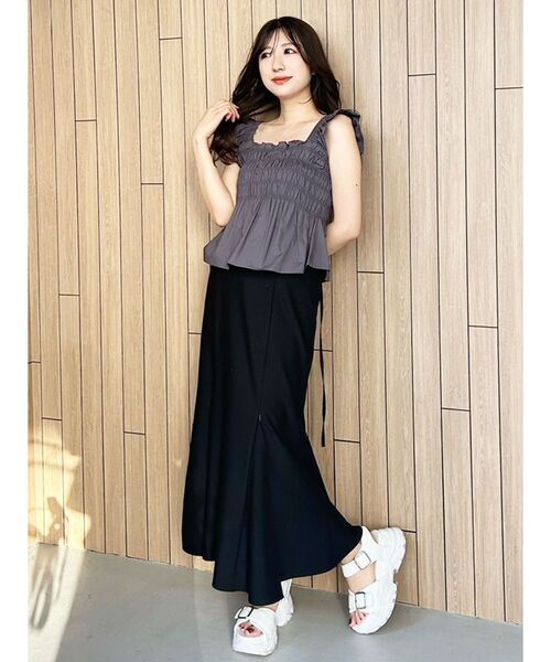 MERCURYDUO(マーキュリーデュオ)の「前後2WAYシャーリングフリルバックシャンブラウス(シャツ/ブラウス・レディース・オフホワイト/レッド/ライトグリーン/ライトブルー/チャコールグレー・FREE)」の21枚目の写真