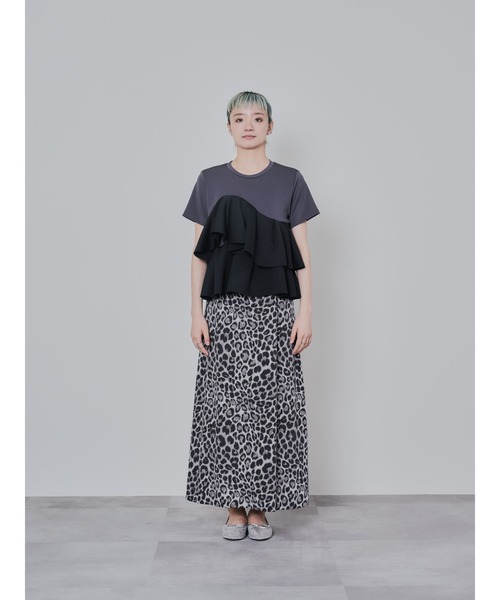 DOLLUPOOPS(ドールアップウップス)の「アシメフリルティアードトップス(Tシャツ/カットソー・レディース・オフホワイト/チャコールグレー・38)」の9枚目の写真