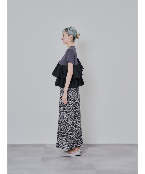 DOLLUPOOPS(ドールアップウップス)の「アシメフリルティアードトップス(Tシャツ/カットソー・レディース・オフホワイト/チャコールグレー・38)」の11枚目の写真