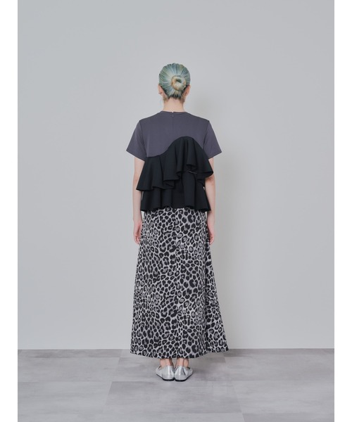 DOLLUPOOPS(ドールアップウップス)の「アシメフリルティアードトップス(Tシャツ/カットソー・レディース・オフホワイト/チャコールグレー・38)」の12枚目の写真