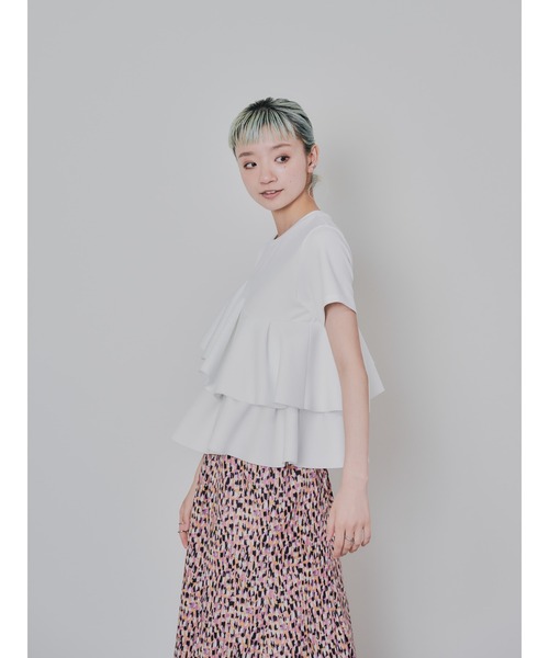 DOLLUPOOPS(ドールアップウップス)の「アシメフリルティアードトップス(Tシャツ/カットソー・レディース・オフホワイト/チャコールグレー・38)」の15枚目の写真