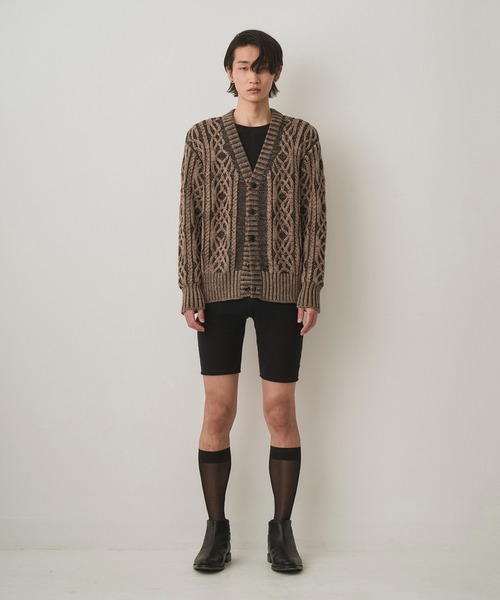 Juha(ユハ)の「DUAL-TONE CABLE CARDIGAN(カーディガン/ボレロ・メンズ・ブラック/グリーン/ベージュ・3/4)」の8枚目の写真