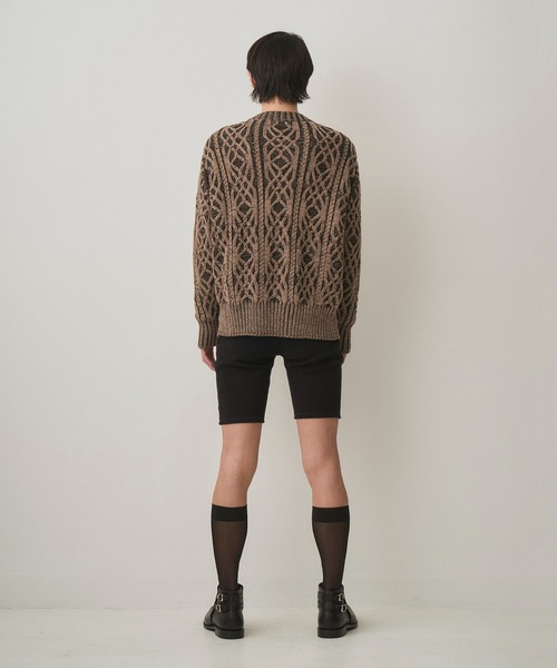 Juha(ユハ)の「DUAL-TONE CABLE CARDIGAN(カーディガン/ボレロ・メンズ・ブラック/グリーン/ベージュ・3/4)」の11枚目の写真