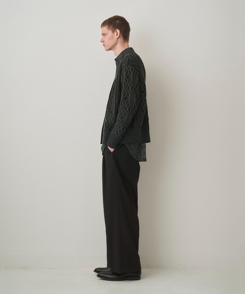 Juha(ユハ)の「DUAL-TONE CABLE CARDIGAN(カーディガン/ボレロ・メンズ・ブラック/グリーン/ベージュ・3/4)」の16枚目の写真