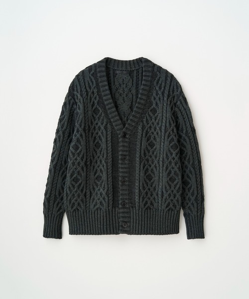 Juha(ユハ)の「DUAL-TONE CABLE CARDIGAN(カーディガン/ボレロ・メンズ・ブラック/グリーン/ベージュ・3/4)」の6枚目の写真