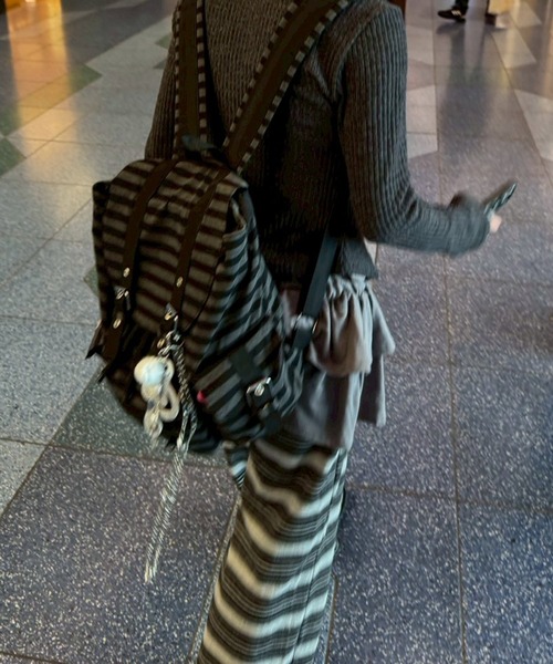 MEMECLE（メメクル）の「【 MEMECLE / メメクル 】ストライプ ベルト バックパック（バックパック/リュック・レディース・ブラウン/ブラック・FREE）」の15枚目の写真