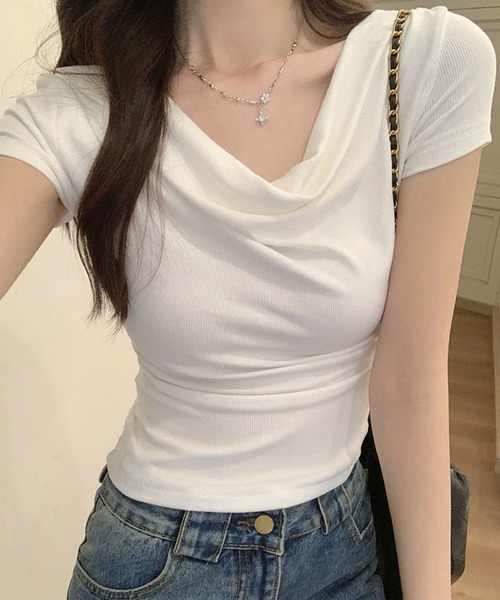 2ly2（トゥーリートゥー）の「上品な魅力を引き出す♪ドレープネックリブトップス（Tシャツ/カットソー・レディース・ベージュ/グリーン/ブラック/アイボリー・FREE）」の7枚目の写真