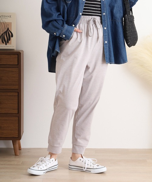 atONE(アットワン)の「ドライタッチジョガーパンツ(その他パンツ・レディース・ネイビー/オリーブ/ブラック/ライトグレー・L/M)」の14枚目の写真