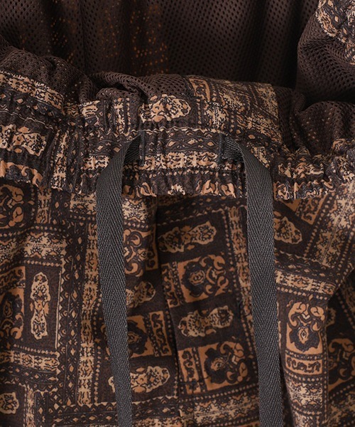 ARKnets（アークネッツ）の「DAIWA PIER39 / ダイワ ピアサーティナイン：TECH EASY SHORTS BATIK：BP-55023[PIE]（その他パンツ・メンズ・ブラウン・S/M）」の4枚目の写真