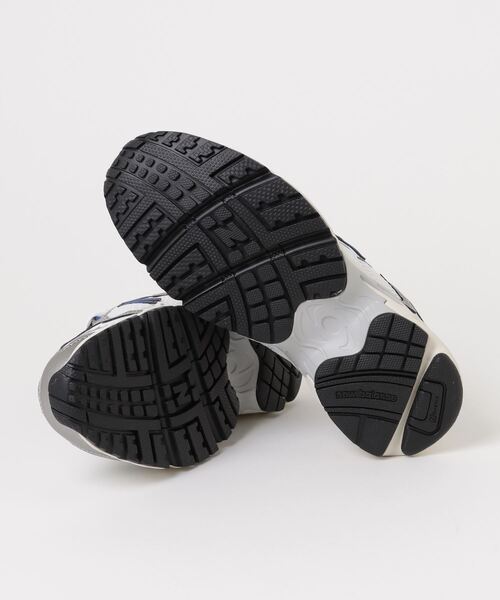 NEW BALANCE(ニューバランス)の「ニューバランス New Balance ML725 CI D(スニーカー・メンズ・シルバー×ブルー・23.0cm/23.5cm/24.0cm/24.5cm/25.0cm/25.5cm/26.0cm/26.5cm/27.0cm/27.5cm/28.0cm)」の2枚目の写真