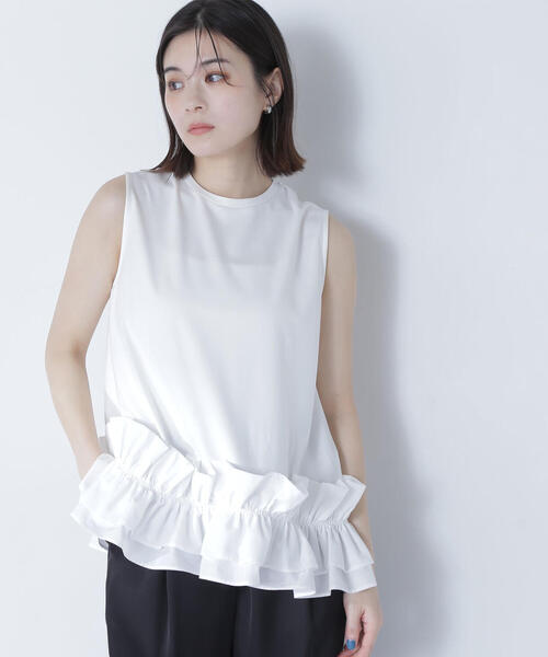 NATURAL BEAUTY BASIC（ナチュラルビューティーベーシック）の「◇フリルヘムドッキングカットソー（Tシャツ/カットソー・レディース・ブラック/オフホワイト・FREE）」の3枚目の写真