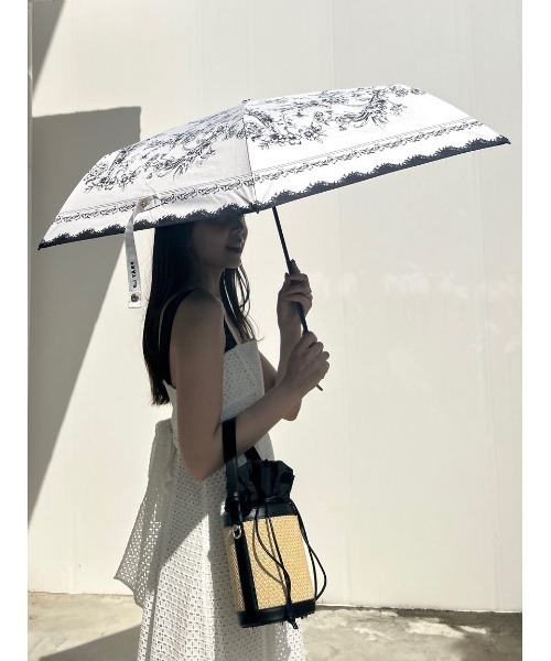 FRAY I.D(フレイアイディー)の「【FRAY I.D×PROTECT U】コラボレーション日傘(折りたたみ傘・レディース・ブラック/ライトブルー・FREE)」の7枚目の写真