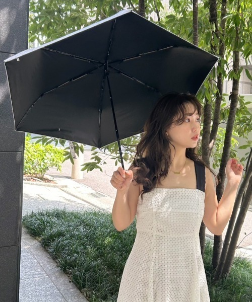 FRAY I.D(フレイアイディー)の「【FRAY I.D×PROTECT U】コラボレーション日傘(折りたたみ傘・レディース・ブラック/ライトブルー・FREE)」の15枚目の写真