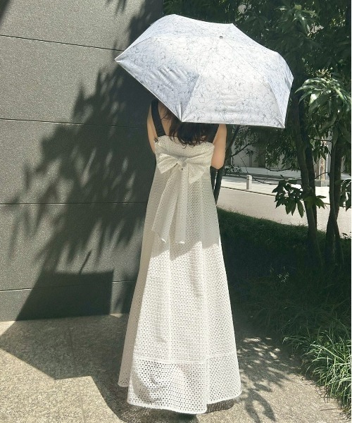 FRAY I.D(フレイアイディー)の「【FRAY I.D×PROTECT U】コラボレーション日傘(折りたたみ傘・レディース・ブラック/ライトブルー・FREE)」の16枚目の写真