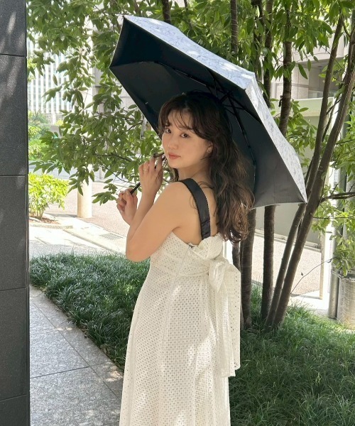 FRAY I.D(フレイアイディー)の「【FRAY I.D×PROTECT U】コラボレーション日傘(折りたたみ傘・レディース・ブラック/ライトブルー・FREE)」の19枚目の写真