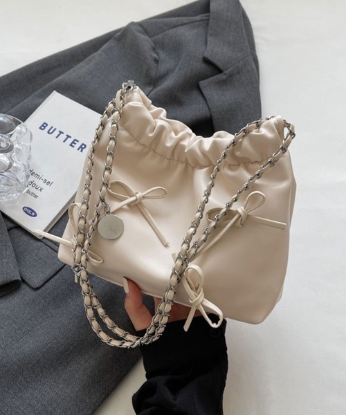 maison de LATIR（メゾンドラティール）の「リボン付きフェイクレザーバッグ（ショルダーバッグ・レディース・ブラック/シルバー/ホワイト/ピンク・ONESIZE）」の18枚目の写真