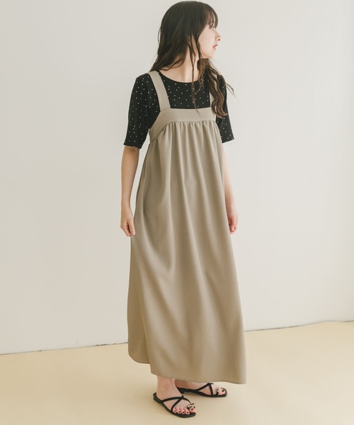 ITEMS URBANRESEARCH(アイテムズ アーバンリサーチ)の「リラックスギャザージャンスカ(ワンピース・レディース・ライトベージュ/チャコールグレー・FREE)」の1枚目の写真