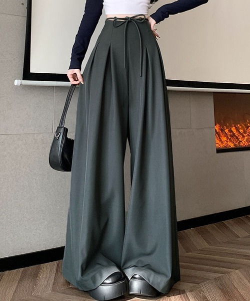 shoppinggo(ショッピングゴー)の「ワイドパンツ タック入り ロング丈(カーゴパンツ・レディース・グレー系/ブラック/ダークブラウン系・M)」の3枚目の写真
