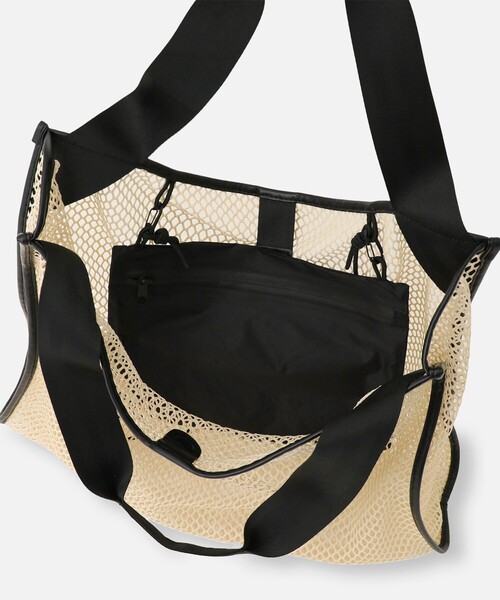 Speedo(スピード)の「【SPEEDO(スピード)】ヴォヤージュメッシュビッグトートバッグ(ショルダーバッグ・レディース・オフホワイト/ブラック・FREE)」の11枚目の写真