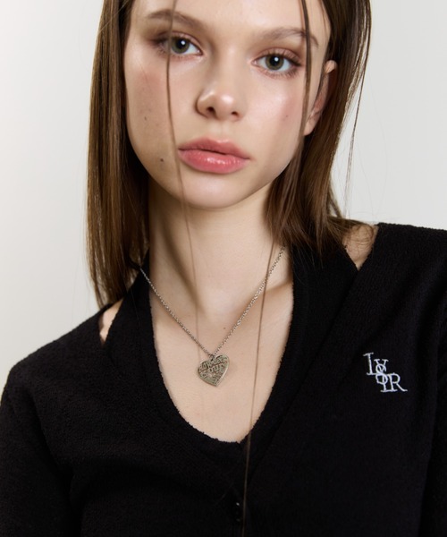 LUVISTRUE（ラヴイズトゥルー）の「SM LOGO NECKLACE（ネックレス・レディース・シルバー・FREE）」の2枚目の写真