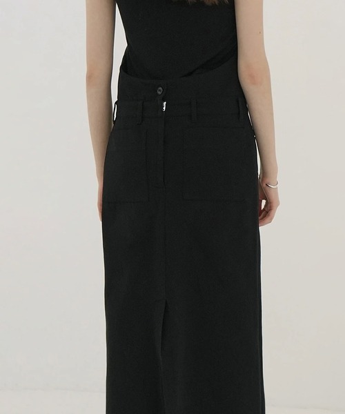 CLANE(クラネ)の「HALTER NECK LOW WAIST ONEPIECE(ワンピース・レディース・ブラウン/ブラック・0/1/2)」の17枚目の写真