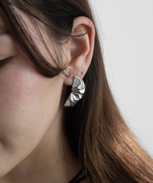金属アレルギー対応 レイヤードフリルピアス