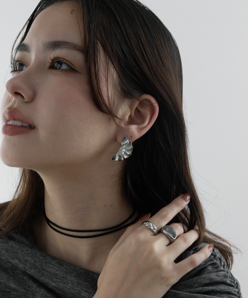 abaskdesign(アバスクデザイン)の「金属アレルギー対応 レイヤードフリルピアス(ピアス(両耳用)・レディース・シルバー/ゴールド・FREE)」の7枚目の写真