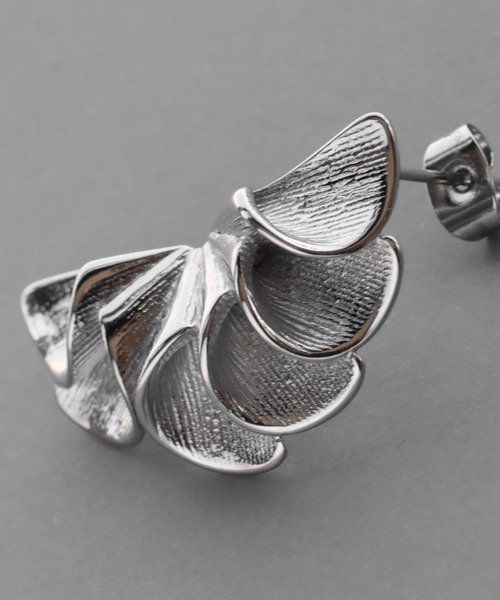 abaskdesign(アバスクデザイン)の「金属アレルギー対応 レイヤードフリルピアス(ピアス(両耳用)・レディース・シルバー/ゴールド・FREE)」の13枚目の写真