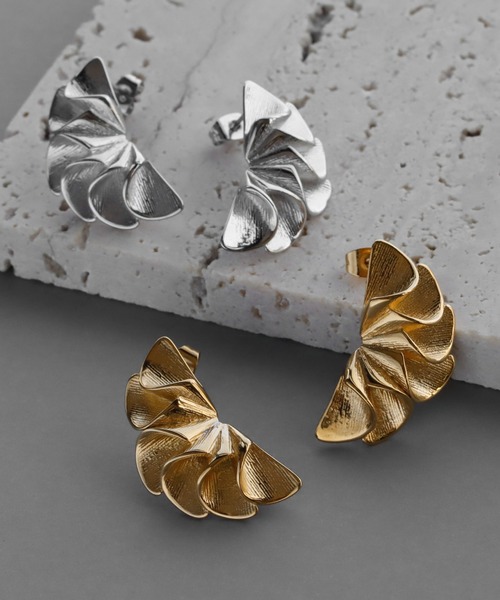 abaskdesign(アバスクデザイン)の「金属アレルギー対応 レイヤードフリルピアス(ピアス(両耳用)・レディース・シルバー/ゴールド・FREE)」の17枚目の写真