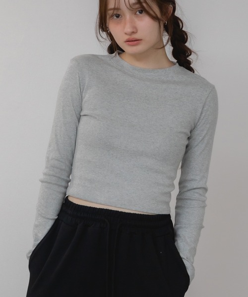 HEILIS(ヘイリス)の「コンパクトロングTシャツ / ロンT クロップド コンパクト カットソー Tシャツ 長袖 ロングスリーブ 短丈 ホワイト ブラック グレー 韓国 春服 夏服 秋服 冬服 カジュアル モード シティガール ノームコア スポーティ シンプル(Tシャツ/カットソー・レディース・ブラック/ホワイト/グレー・FREE)」の3枚目の写真