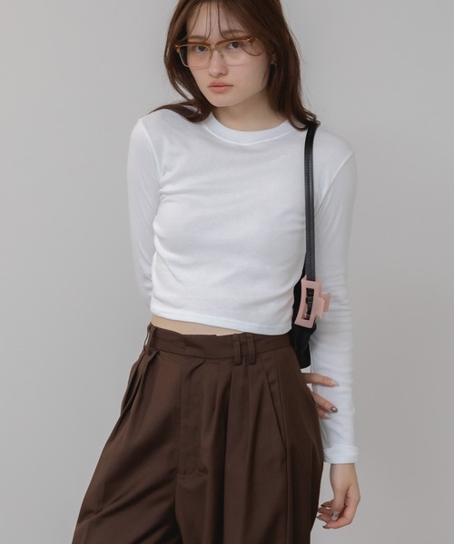 HEILIS(ヘイリス)の「コンパクトロングTシャツ / ロンT クロップド コンパクト カットソー Tシャツ 長袖 ロングスリーブ 短丈 ホワイト ブラック グレー 韓国 春服 夏服 秋服 冬服 カジュアル モード シティガール ノームコア スポーティ シンプル(Tシャツ/カットソー・レディース・ブラック/ホワイト/グレー・FREE)」の5枚目の写真