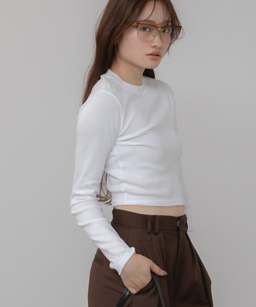 HEILIS(ヘイリス)の「コンパクトロングTシャツ / ロンT クロップド コンパクト カットソー Tシャツ 長袖 ロングスリーブ 短丈 ホワイト ブラック グレー 韓国 春服 夏服 秋服 冬服 カジュアル モード シティガール ノームコア スポーティ シンプル(Tシャツ/カットソー・レディース・ブラック/ホワイト/グレー・FREE)」の6枚目の写真