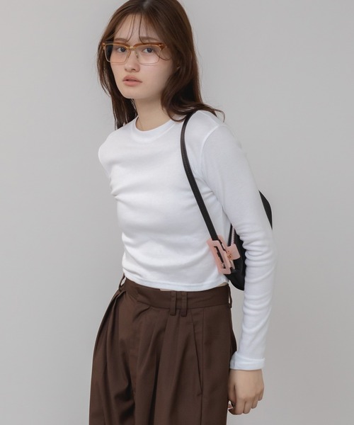 HEILIS(ヘイリス)の「コンパクトロングTシャツ / ロンT クロップド コンパクト カットソー Tシャツ 長袖 ロングスリーブ 短丈 ホワイト ブラック グレー 韓国 春服 夏服 秋服 冬服 カジュアル モード シティガール ノームコア スポーティ シンプル(Tシャツ/カットソー・レディース・ブラック/ホワイト/グレー・FREE)」の7枚目の写真