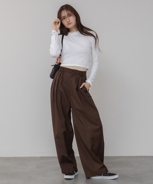 HEILIS(ヘイリス)の「コンパクトロングTシャツ / ロンT クロップド コンパクト カットソー Tシャツ 長袖 ロングスリーブ 短丈 ホワイト ブラック グレー 韓国 春服 夏服 秋服 冬服 カジュアル モード シティガール ノームコア スポーティ シンプル(Tシャツ/カットソー・レディース・ブラック/ホワイト/グレー・FREE)」の9枚目の写真