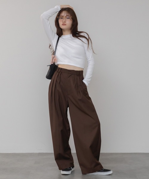 HEILIS(ヘイリス)の「コンパクトロングTシャツ / ロンT クロップド コンパクト カットソー Tシャツ 長袖 ロングスリーブ 短丈 ホワイト ブラック グレー 韓国 春服 夏服 秋服 冬服 カジュアル モード シティガール ノームコア スポーティ シンプル(Tシャツ/カットソー・レディース・ブラック/ホワイト/グレー・FREE)」の10枚目の写真
