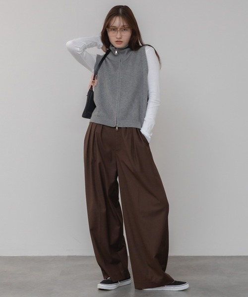 HEILIS(ヘイリス)の「コンパクトロングTシャツ / ロンT クロップド コンパクト カットソー Tシャツ 長袖 ロングスリーブ 短丈 ホワイト ブラック グレー 韓国 春服 夏服 秋服 冬服 カジュアル モード シティガール ノームコア スポーティ シンプル(Tシャツ/カットソー・レディース・ブラック/ホワイト/グレー・FREE)」の12枚目の写真
